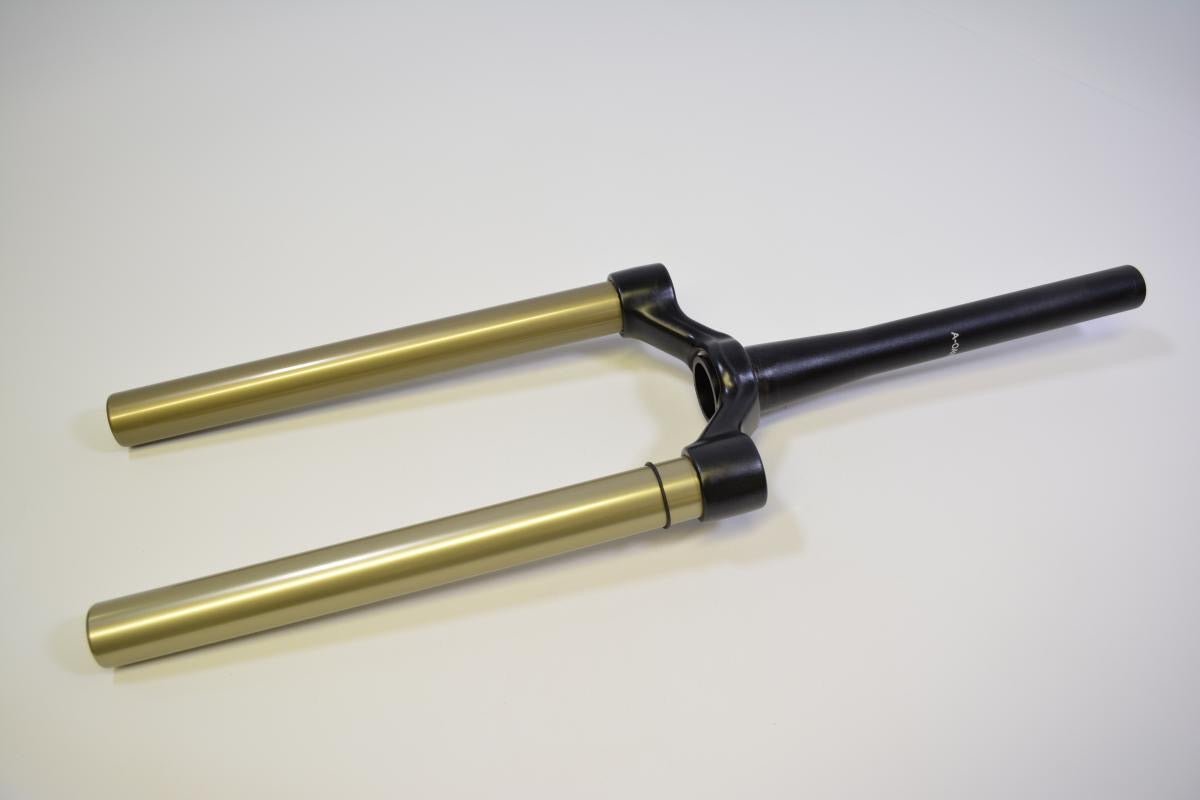 820 - 11 - 736 - KIT_Gabeloberteil 2016 32 29in 110 - 130 15QRx110 Ano Met. Black 14mm OS 1.5 Short Taper CSU