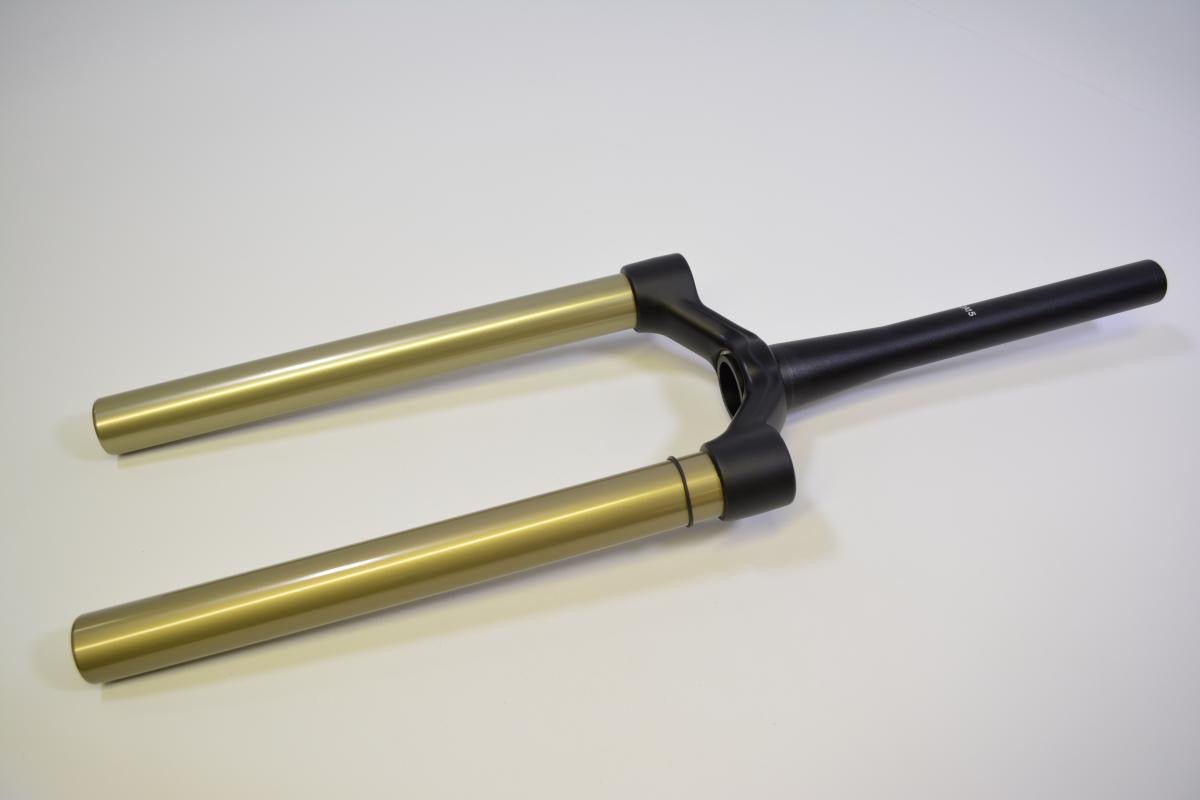 820 - 11 - 731 - KIT_Gabeloberteil 2016 34 29in 140 15QRx110 Ano Matte Black 20mm OS 1.5 Short Taper CSU